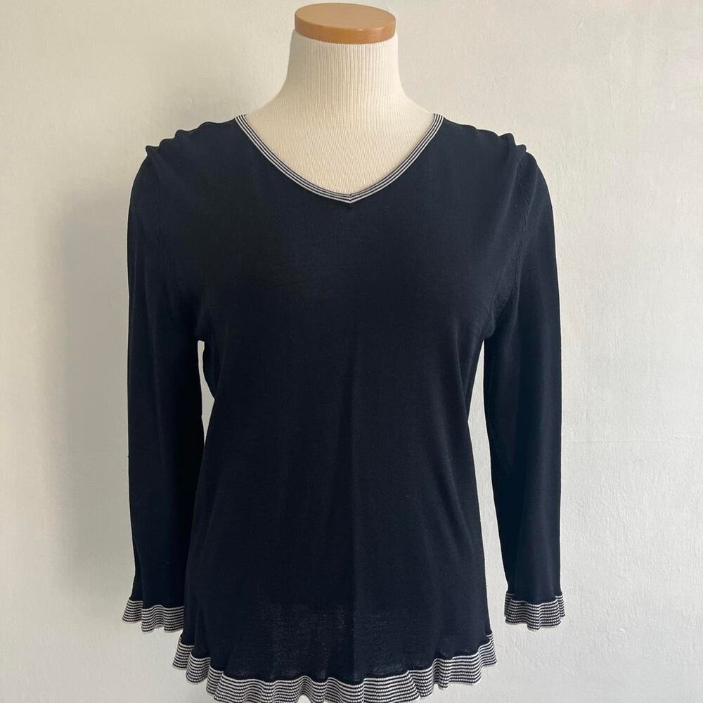 Vintage black top with contrast
